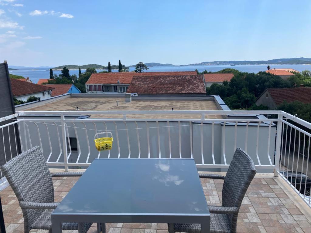 Apartmani Fani 2 Min Walking From Sea Orebic Exterior photo