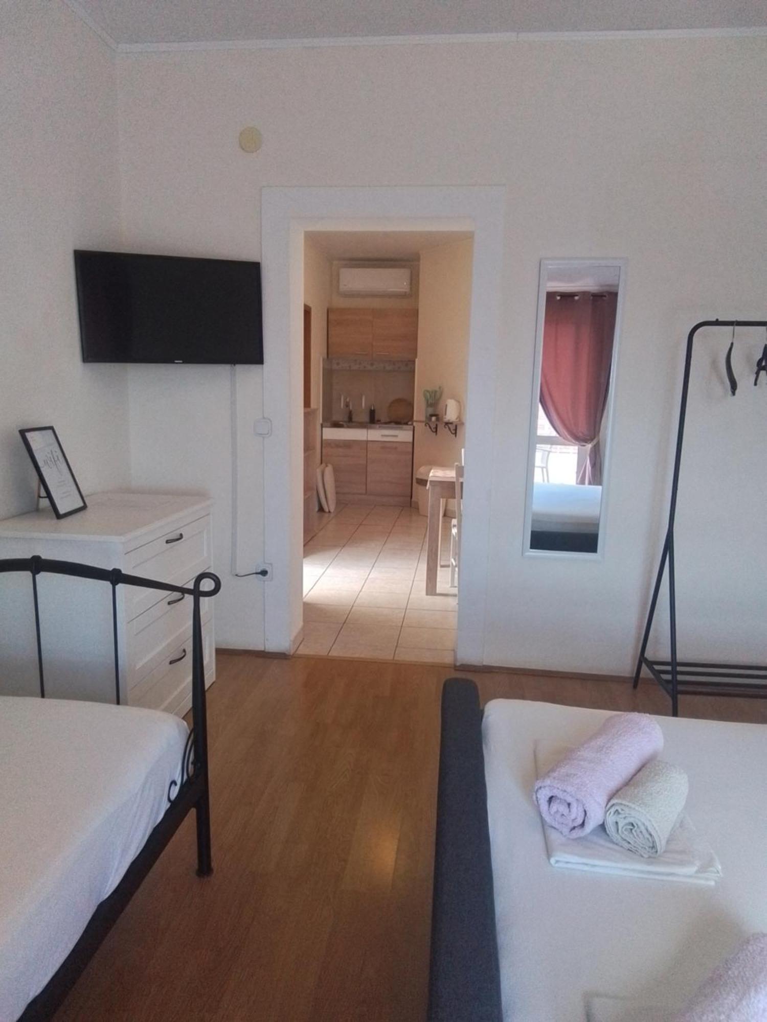 Apartmani Fani 2 Min Walking From Sea Orebic Exterior photo