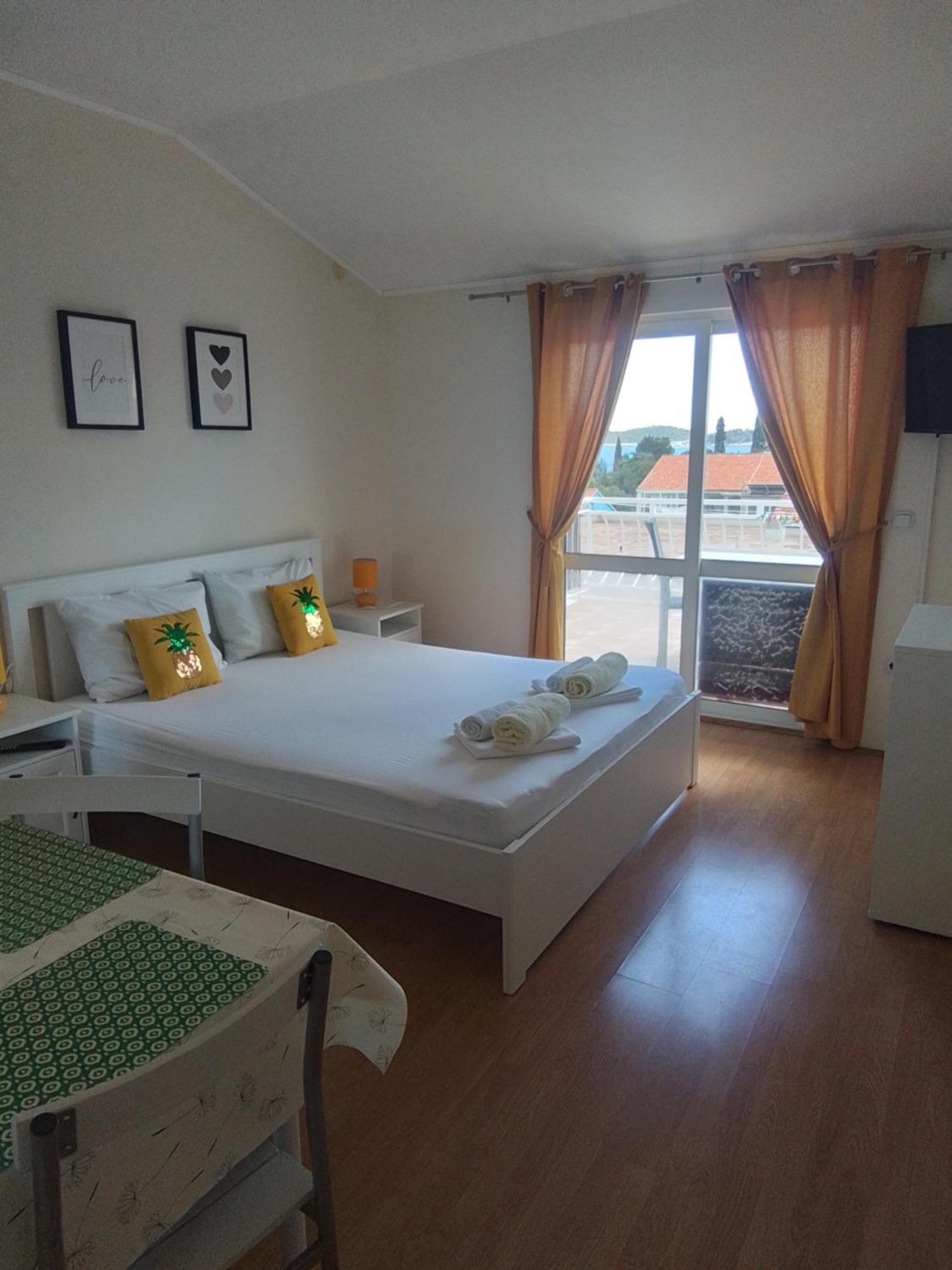 Apartmani Fani 2 Min Walking From Sea Orebic Exterior photo