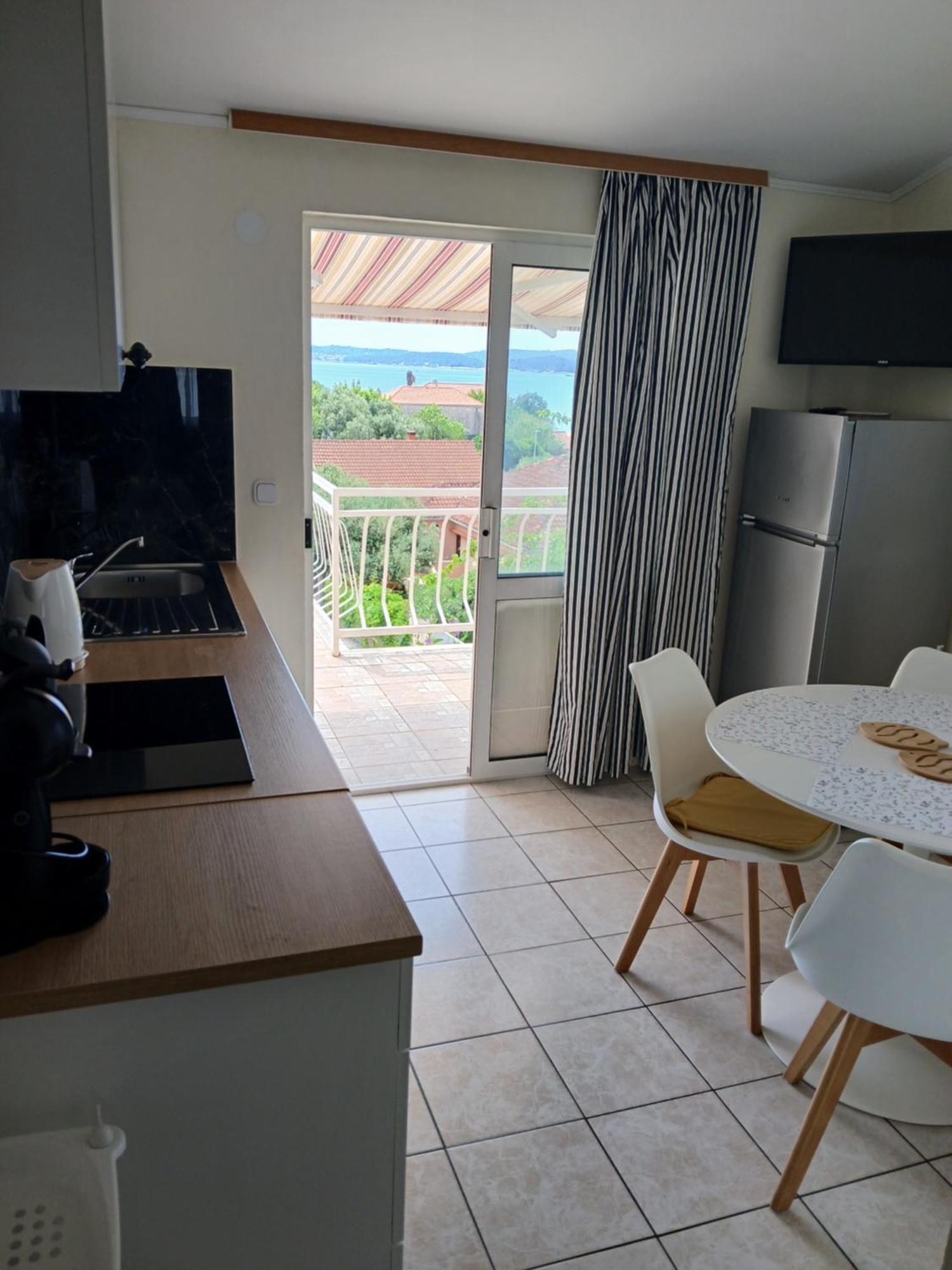 Apartmani Fani 2 Min Walking From Sea Orebic Exterior photo